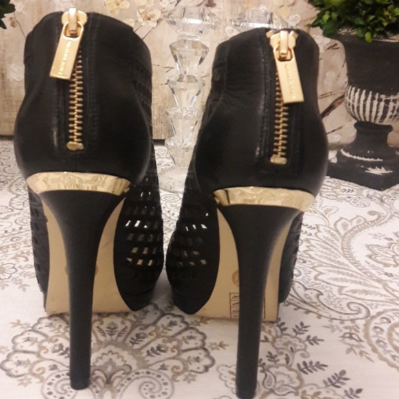 SOLD NEW! Michael Kors Peep Toe Platform Caged Booties - Picture 4 of 7
